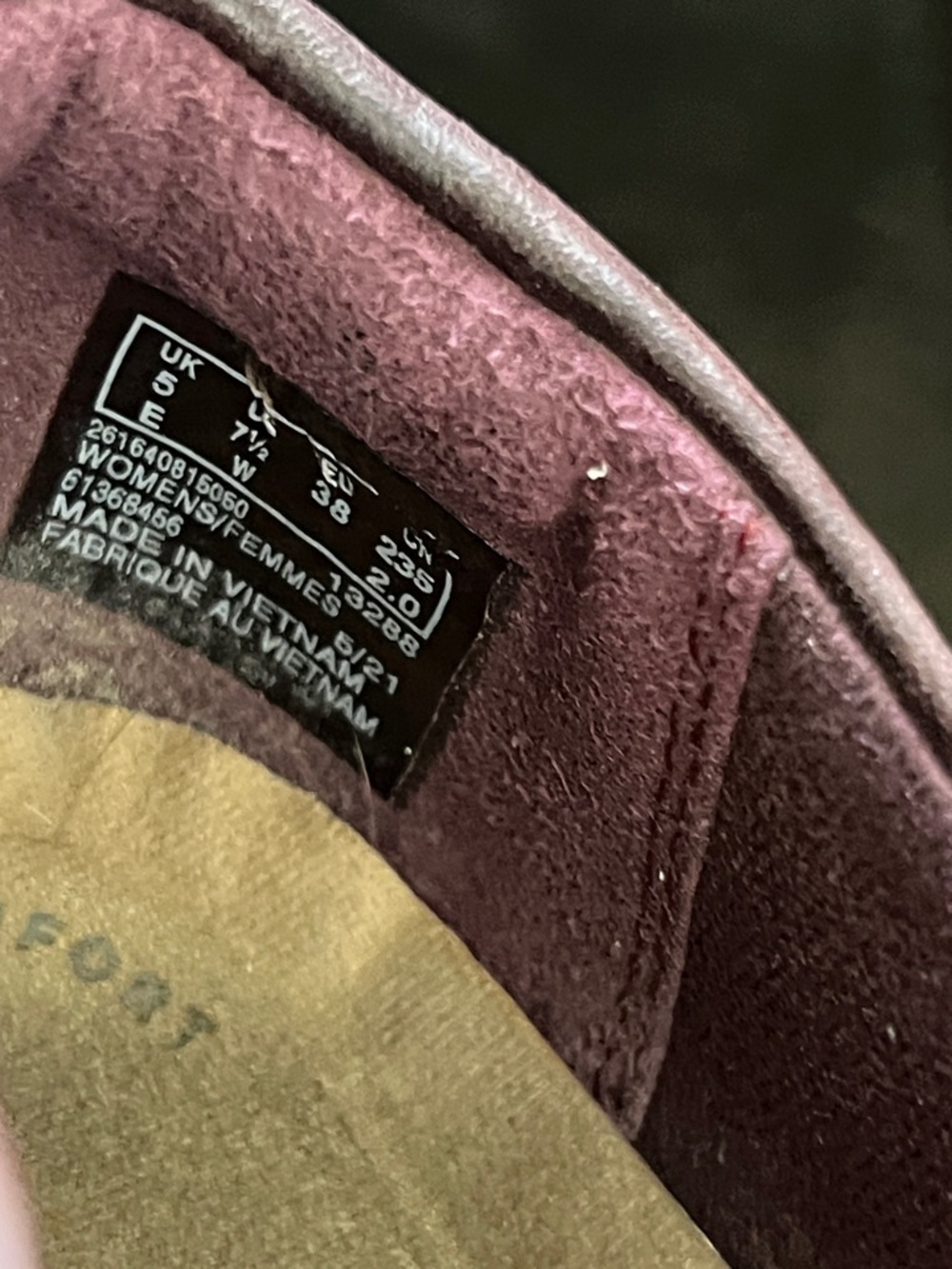 CLARKS Women’s 7.5 Burgundy Leather and Patent Leather Slip On - Picture 8 of 9